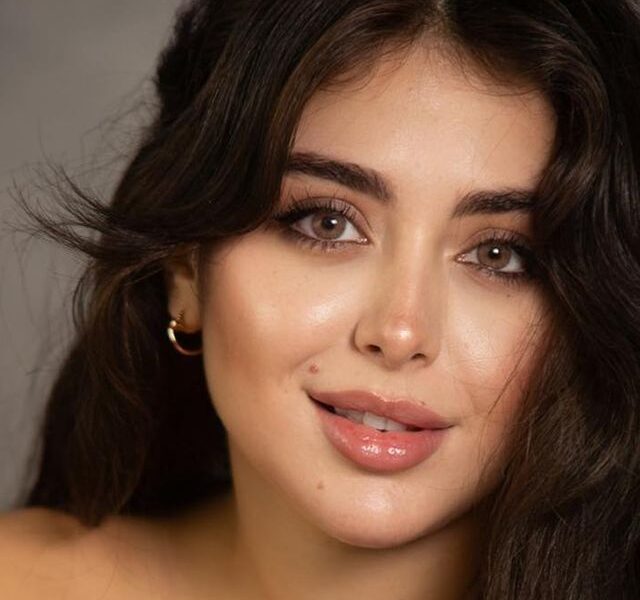 Lujain : Horny escort girl