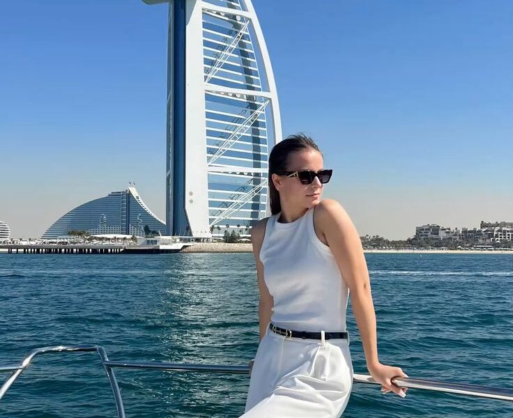 Muzna:Flexible escort girl