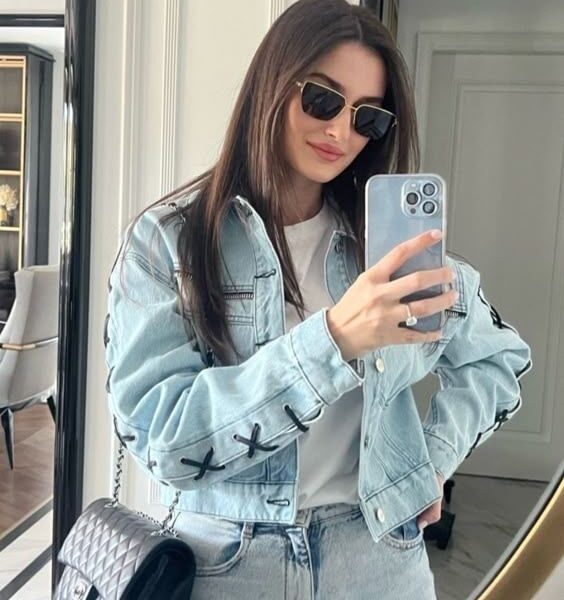 Meera : Friendly escort girl