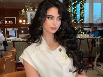 Jawahir-Arab escort woman