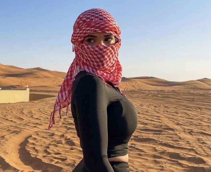 Noor Al-Fayeed + 971523325461