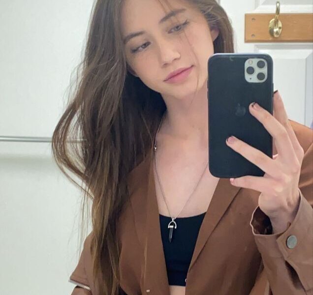 Emily Hart+971554629810