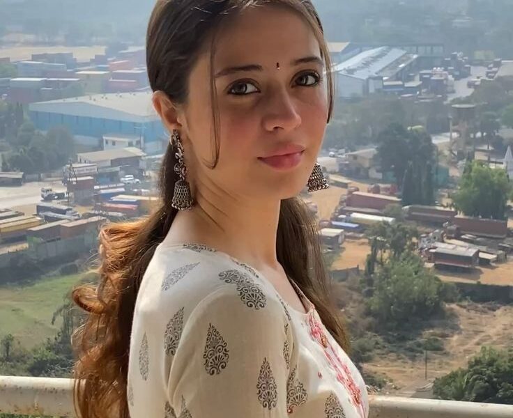 Aniqa:Sexy escort girl